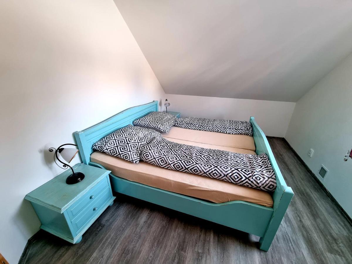 Dum A Chatka Pod Smrkem Nove Mesto pod Smrkem Eksteriør bilde