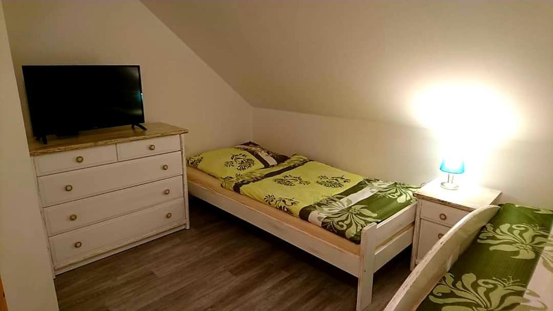 Dum A Chatka Pod Smrkem Nove Mesto pod Smrkem Eksteriør bilde